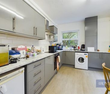 4 bedroom House To Let - Photo 2