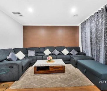 Versatile Luxury Living – Where Comfort Meets Convenience - Photo 1