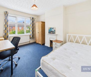 4 bedroom House To Let - Photo 4