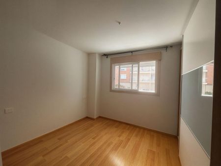 Long-Term Rental Flat with Garage, Storage Room and Swimming Pool in Valterna (Paterna) - Photo 4