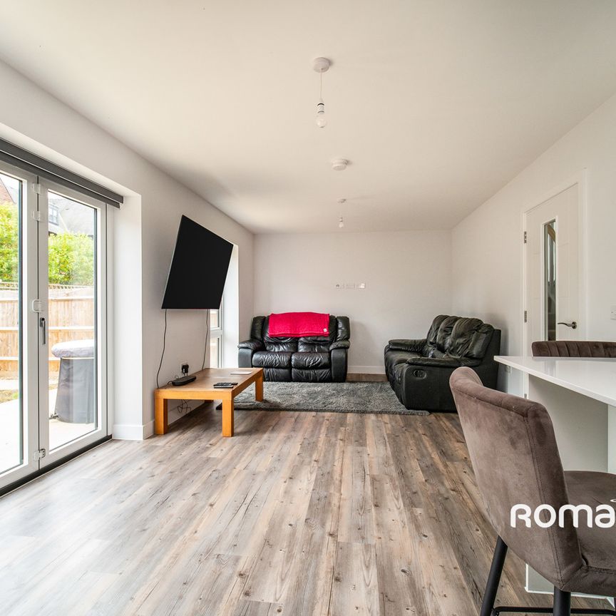 4 bedroom townhouse to rent - Photo 1