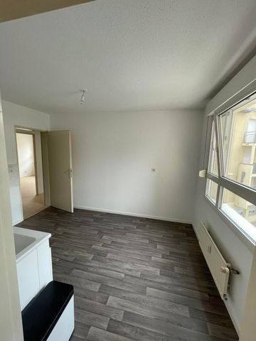 Location T3 79 m² à Creutzwald 596 € CC /mois - Photo 2