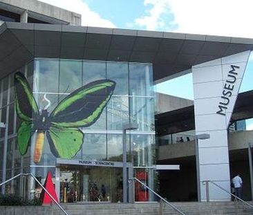 FURNISHED APARTMENT - JUST ACROSS THE RIVER FROM BRISBANE CBD - Photo 2