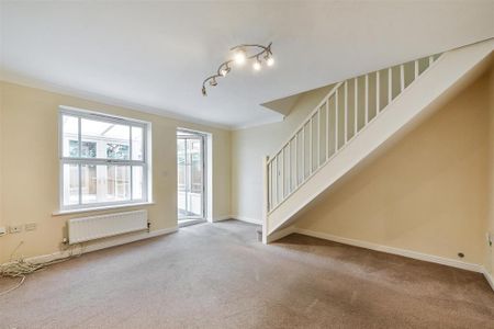 3 bedroom end of terrace house to rent - Photo 4