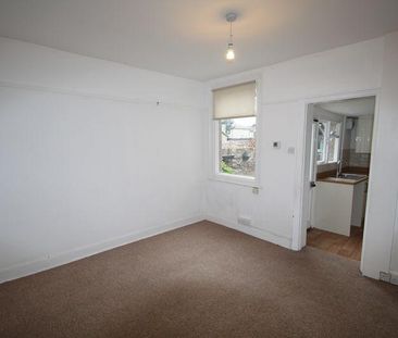 2 bedroom semi-detached house to rent - Photo 6