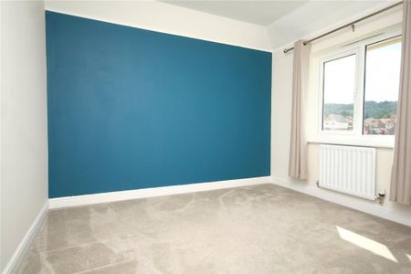 4 bedroom detached house to rent - Photo 5