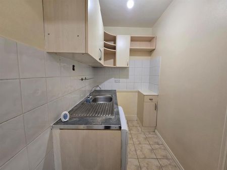 4 bedroom flat to rent - Photo 5