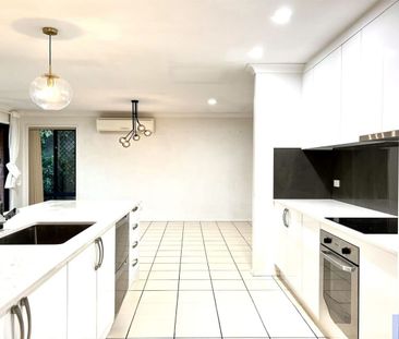 For Lease: Spacious Family Home in Sought-After Parkinson Location - Photo 3