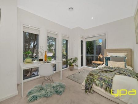 Affordable Family Living in Cranbourne West - Photo 2