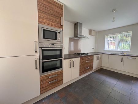 3 bedroom detached house to rent - Photo 3