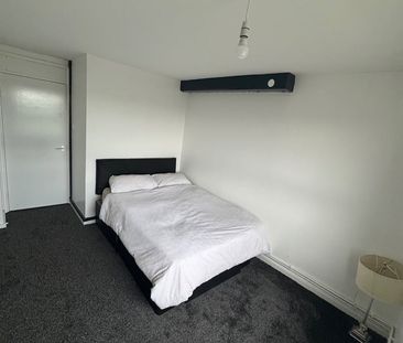 Room in a Shared Flat, Cottingley Heights, LS11 - Photo 4