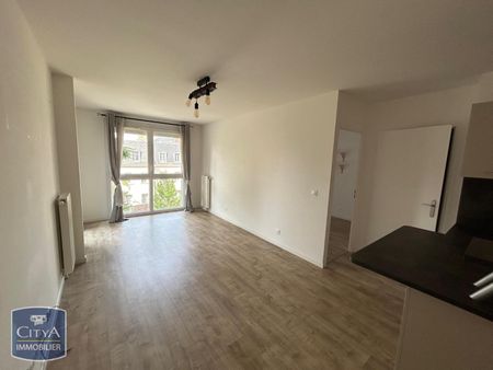 Location Appartement 3 pièces 60m² CORBEIL ESSONNES 91100 - Photo 2