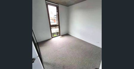 Sophisticated City-Edge Living in Alchemy, North Melbourne - Photo 3