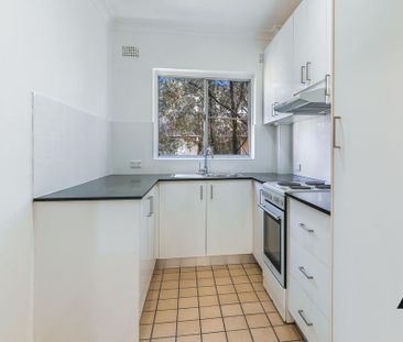 Tastefully Renovated, Modern And Sun Kissed, Private And Ambient Ex... - Photo 3