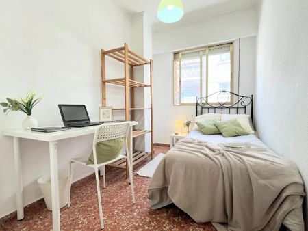 Carrer de Vázquez de Mella, Burjassot, Valencian Community 46100 - Photo 4