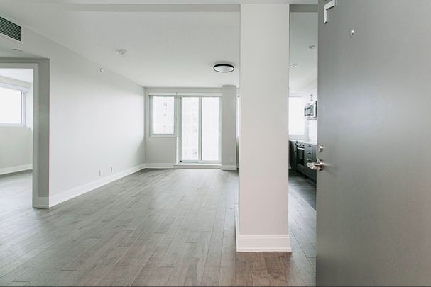 For Lease - 11 Walmer Road Unit# 403, Toronto, Ontario - Photo 1