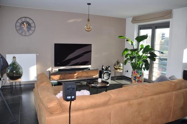 Appartement te huur - Photo 1