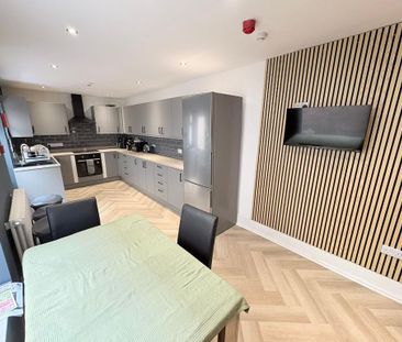 4 bedroom terraced house to rent - Photo 6