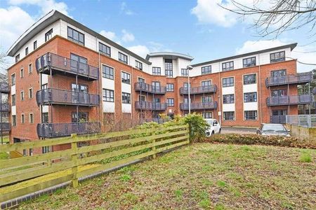 Lynx Court, Wallis Square, Farnborough, GU14 - Photo 2