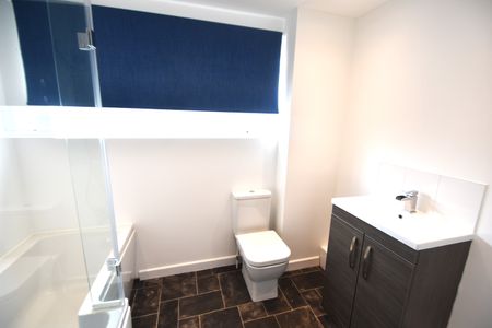 3 bedroom semi-detached house to rent - Photo 2