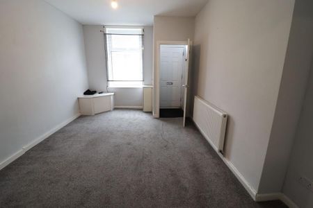 2 bedroom end of terrace house to rent - Photo 4