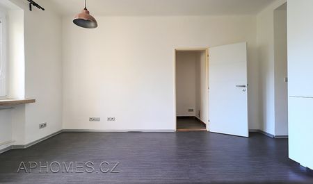 Pronájem bytu 2+1 81 m² - Photo 5