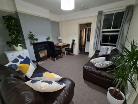 4 bedroom terraced house to rent - Photo 2