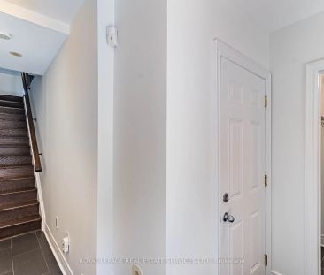 Condo Townhouse For Lease | W9245254 - Photo 3