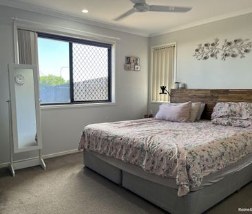 Modern Comfort in Prestigious Highview Estate - Photo 6