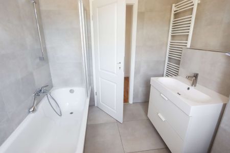 Traumhafte 3-Raumwohnung mit Einbauküche in der Radeberger Vorstadt - Photo 5