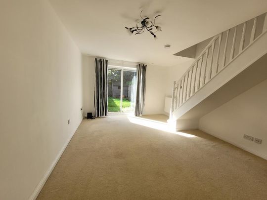 2 bedroom terraced house to rent - Photo 1