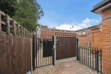 2 bedroom maisonette to rent - Photo 4