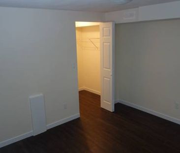 Bright & Cozy 2 Bedroom Suite (close to Langara + Canada line) - Photo 2