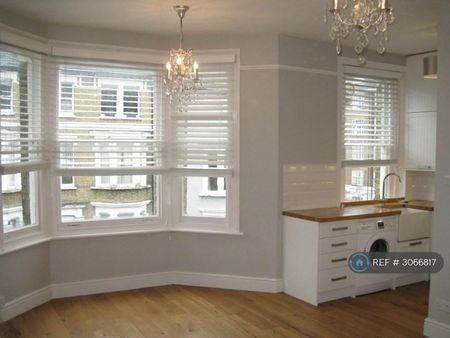 2 bedroom flat to rent - Photo 2