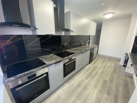 1 bedroom in a house share to rent - Photo 5
