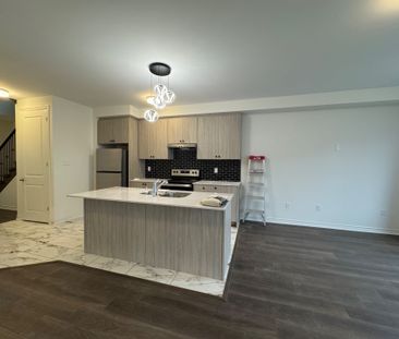 For Lease - 108 Sanderson Drive, Kawartha Lakes, Ontario - Photo 4
