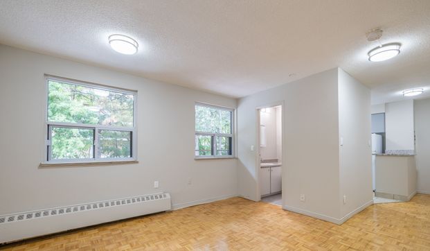 For Lease - 573 North Service Road Unit# 401, Mississauga, Ontario - Photo 1