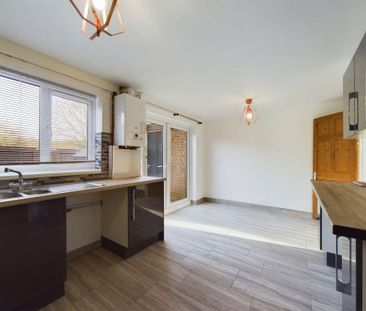 3 bedroom terraced house to rent - Photo 2