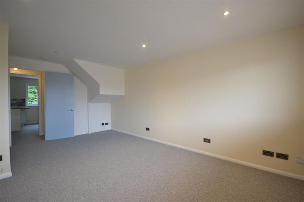 Jasmin Road, Epsom, Surrey, KT19 9EA - Photo 1
