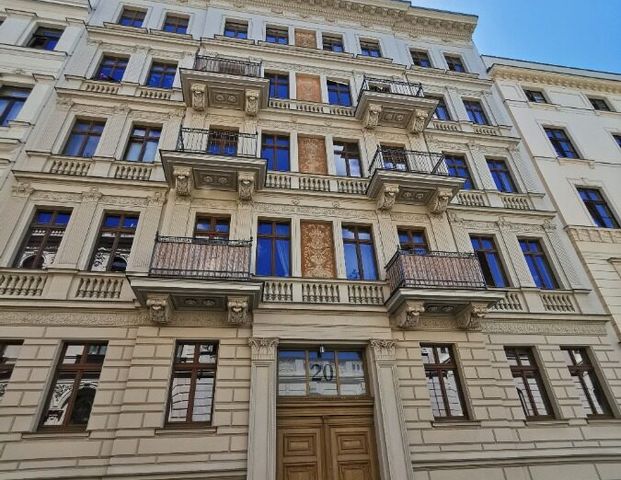 ** 2- Raum Wohnung mit Balkon in zentraler Lage ** ab 01.11.2025 - Foto 1