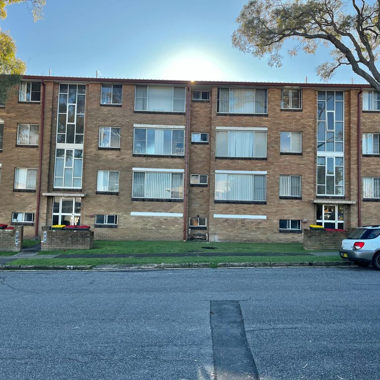 2/148 Teralba Road, Adamstown - Photo 1