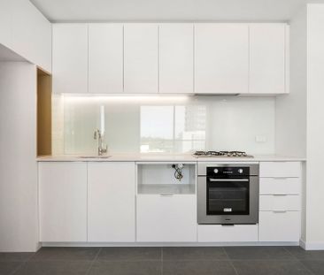 SOPHISTICATED LIVING IN THE HEART OF BOX HILL - Photo 3