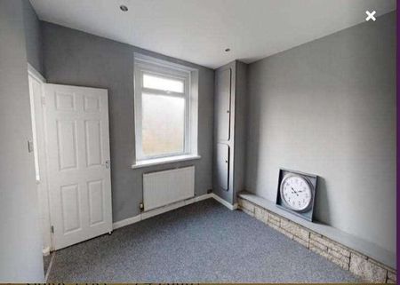 Pentwyn Avenue, Mountain Ash, CF45 - Photo 3