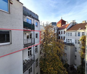 Wunderschöne ruhige Wohnung im 4.OG mit Balkon, Innenhoflage, nahe ... - Photo 1