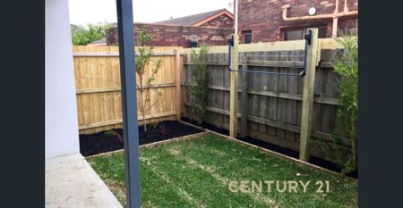 Modern Townhouse Living - Photo 5