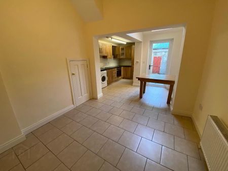 32 Edinburgh Street, Belfast, BT9 7DS - Photo 2