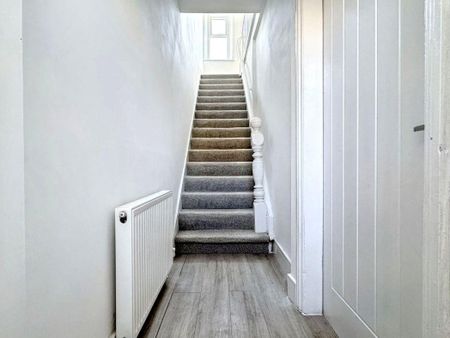 3 bed terraced house to rent in NE31 - Photo 3