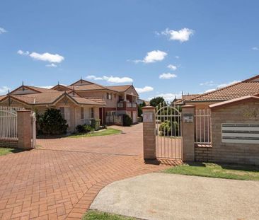 Spacious 3-Bedroom Townhouse â?? All Bedrooms Ensuite! - Photo 1