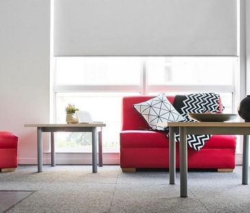 1 bedroom in a flat share to rent - Photo 3