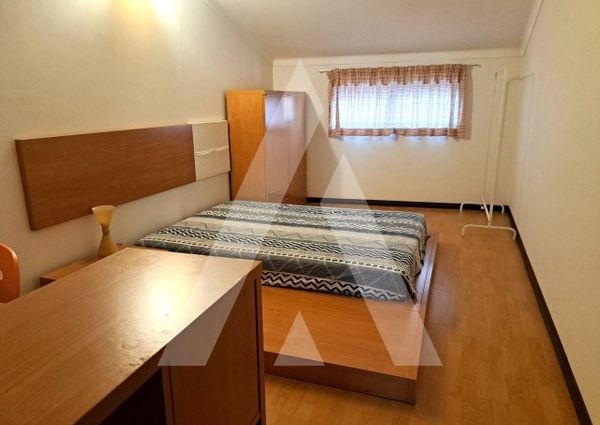 Apartamento T3 com sótão, mobilado e equipado, no Bairro do Liceu!